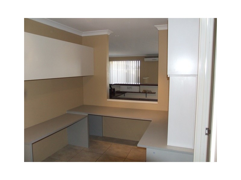 9 BARMOUTH WAY, Butler WA 6036