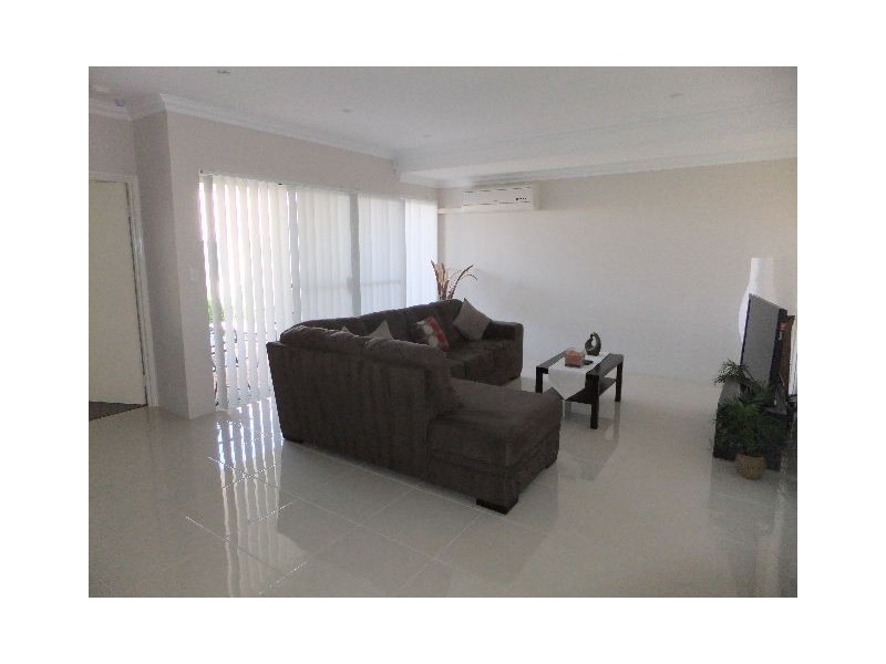 3 Whisper Lane (off Dowitcher Turn), Tapping WA 6065