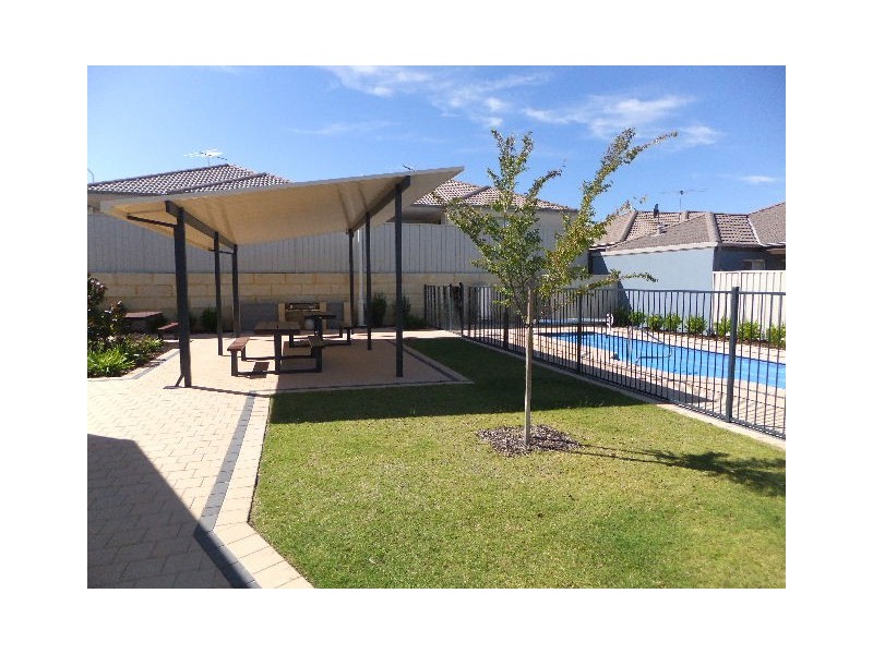 3 Whisper Lane (off Dowitcher Turn), Tapping WA 6065