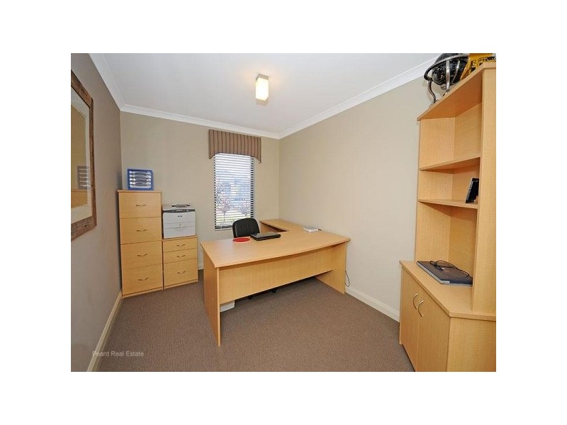 11 Admiralty Road, Jindalee WA 6036