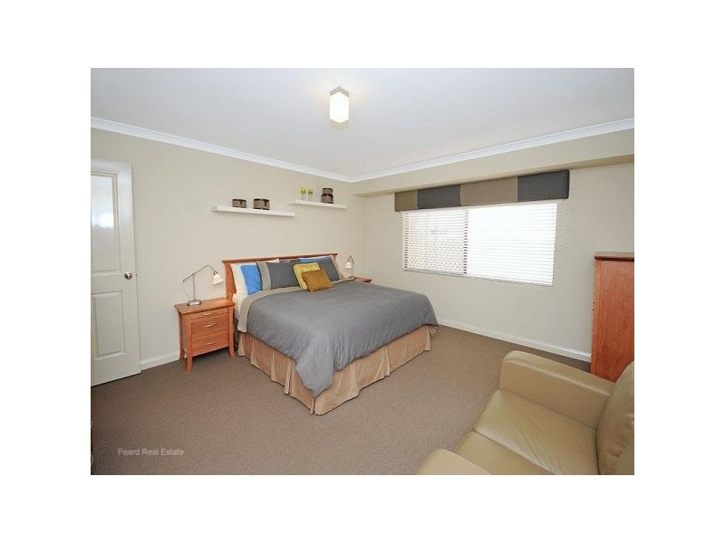 11 Admiralty Road, Jindalee WA 6036