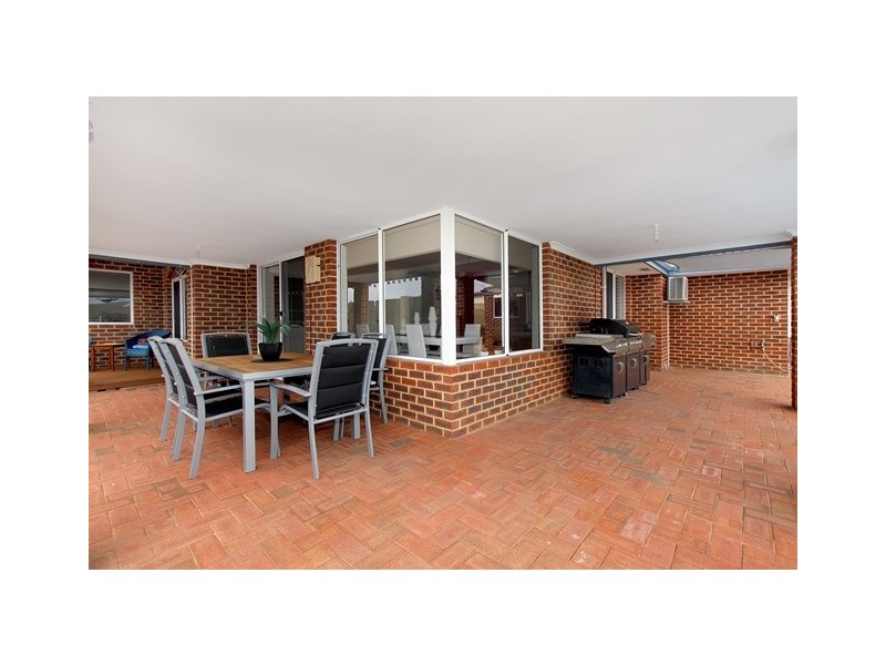 9 Bluff Way, Mindarie WA 6030