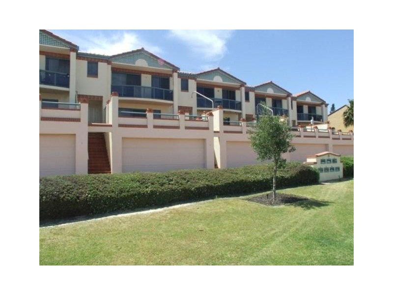 3/16 Toulon Circle, Mindarie WA 6030