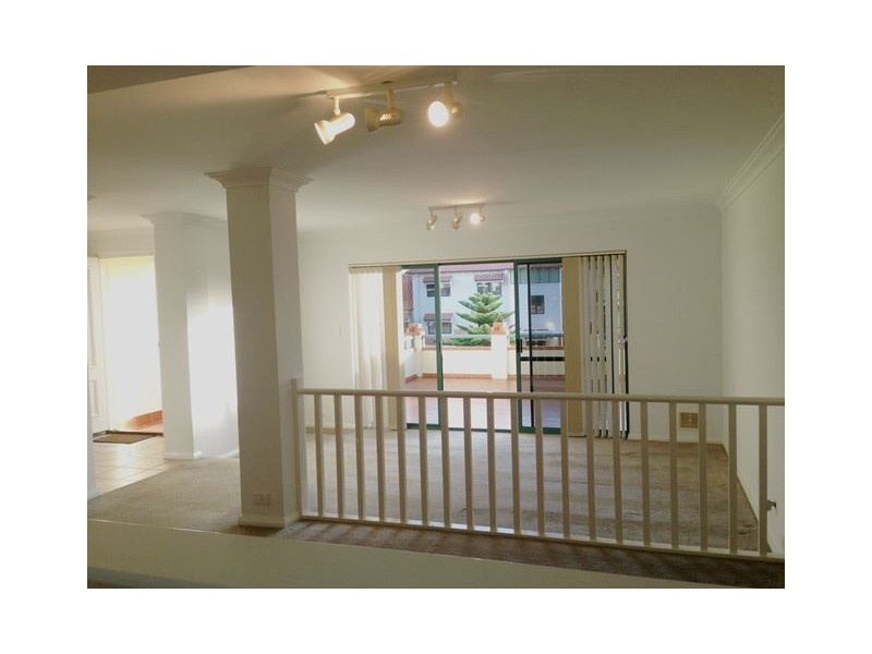 3/16 Toulon Circle, Mindarie WA 6030