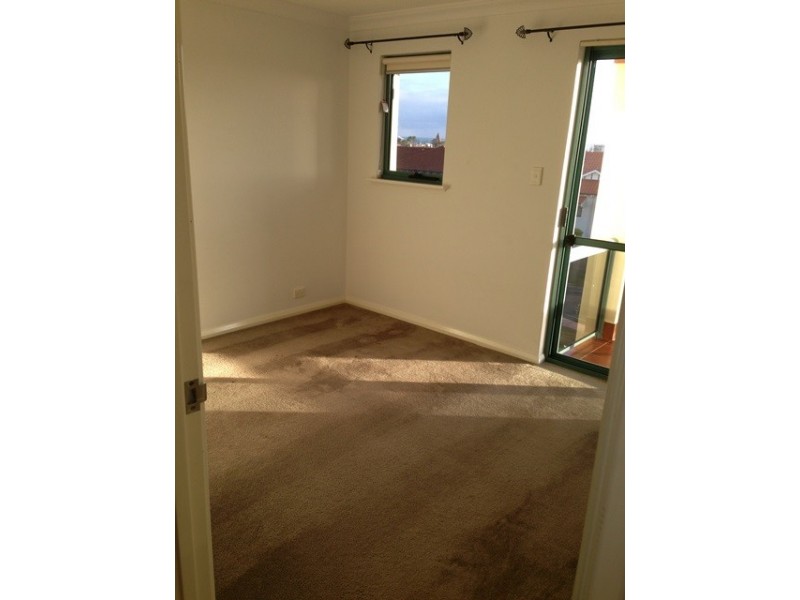 3/16 Toulon Circle, Mindarie WA 6030