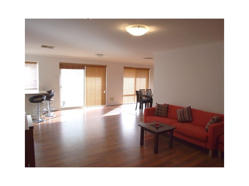 7 Polo way, Butler WA 6036