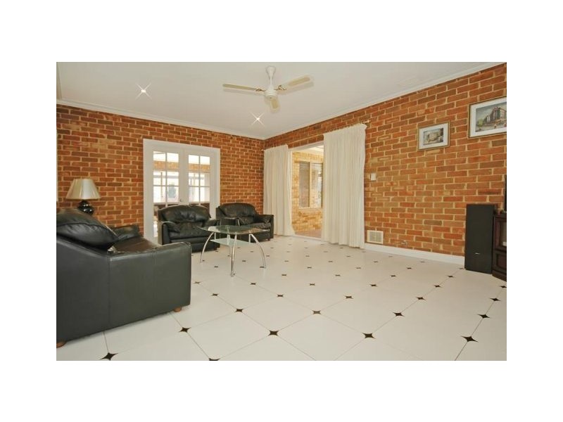 8 Yardarm Court, Ocean Reef WA 6027