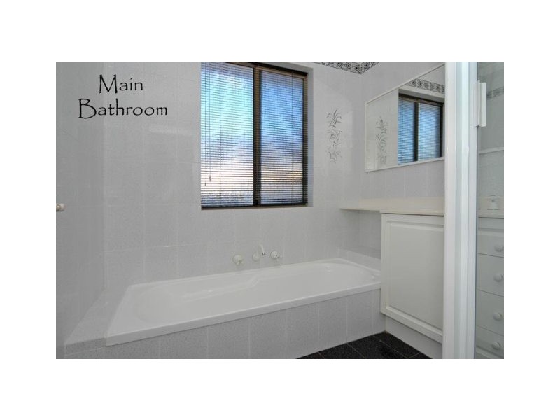 8 Yardarm Court, Ocean Reef WA 6027