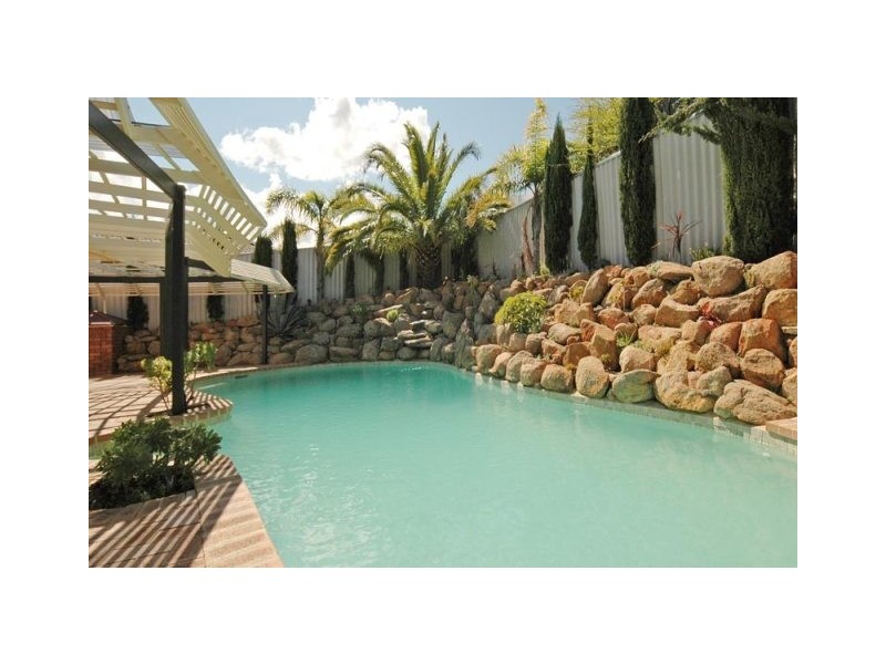 8 Yardarm Court, Ocean Reef WA 6027