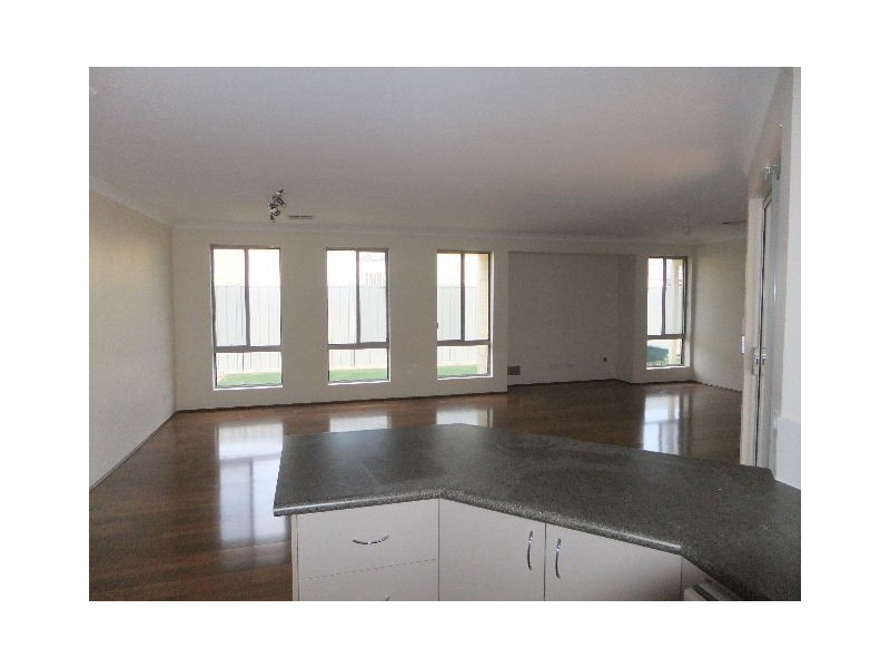 22 Bauer Circle, Banksia Grove WA 6031