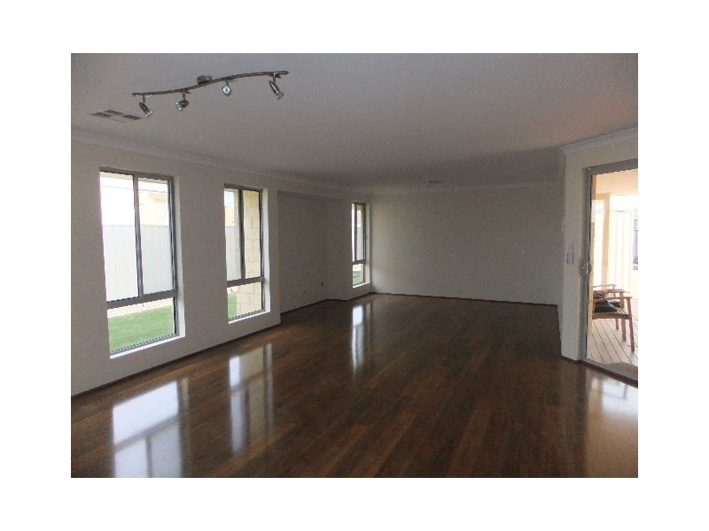 22 Bauer Circle, Banksia Grove WA 6031