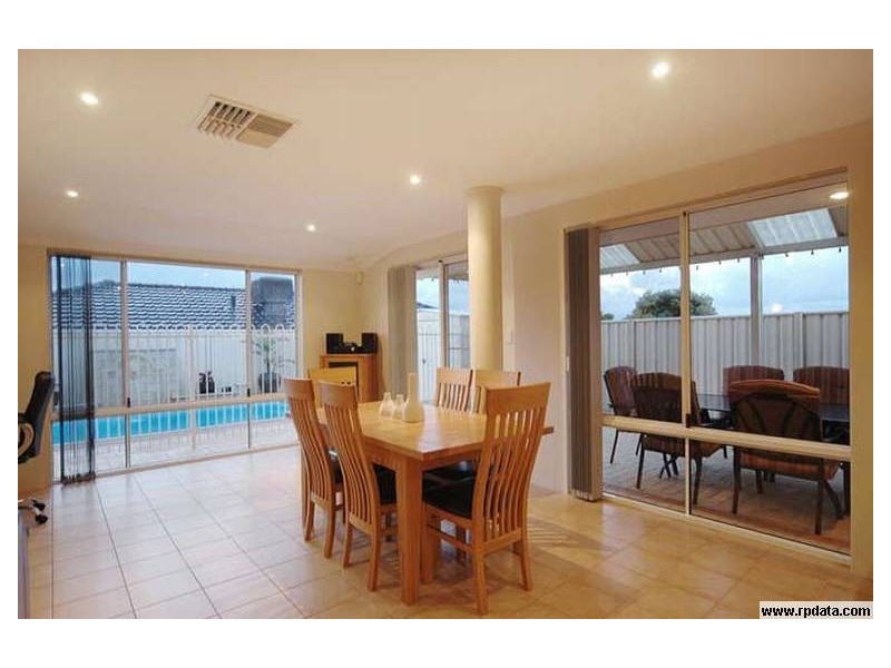 10 Grangemouth Turn, Kinross WA 6028