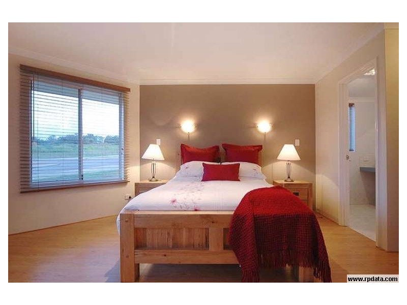 10 Grangemouth Turn, Kinross WA 6028