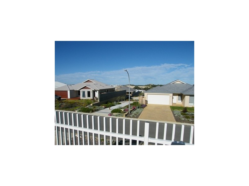 24 Tinsel Street, Yanchep WA 6035