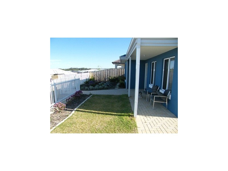 24 Tinsel Street, Yanchep WA 6035