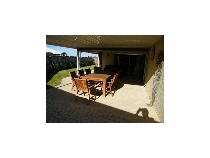 24 Tinsel Street, Yanchep WA 6035