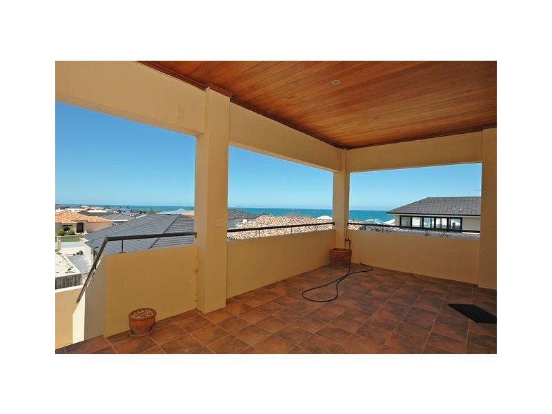 9 Royal James Court, Quinns Rocks WA 6030