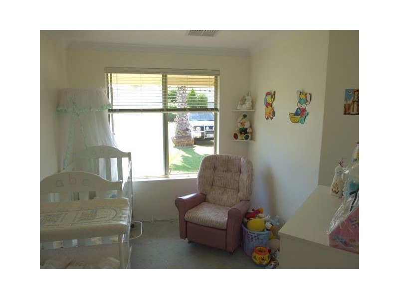 4 Fawley Retreat, Mindarie WA 6030