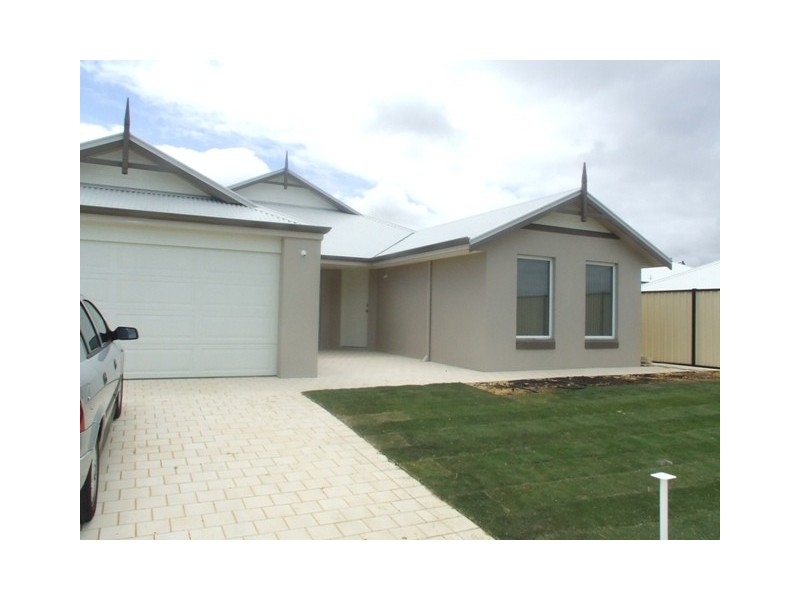 4 Liberty Drive, Clarkson WA 6030