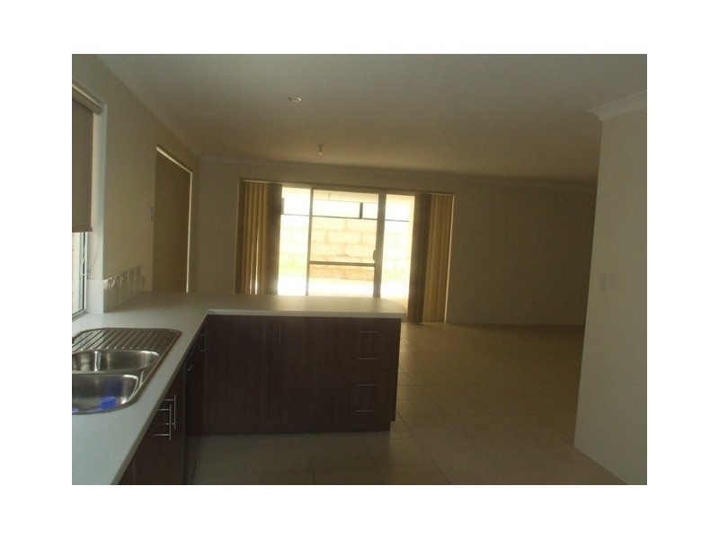 4 Liberty Drive, Clarkson WA 6030