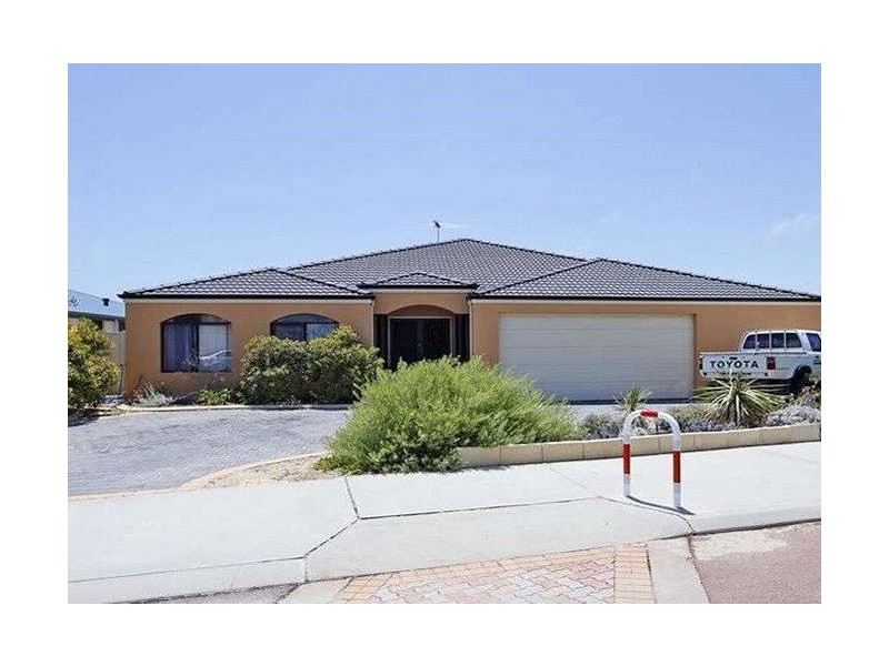 2 Trumpeter Parade, Yanchep WA 6035