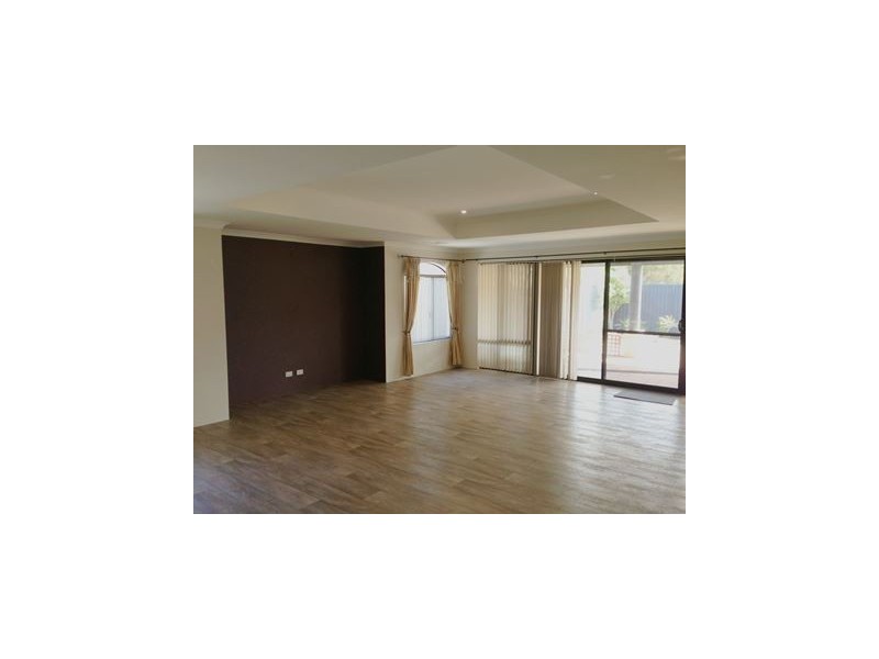 2 Trumpeter Parade, Yanchep WA 6035