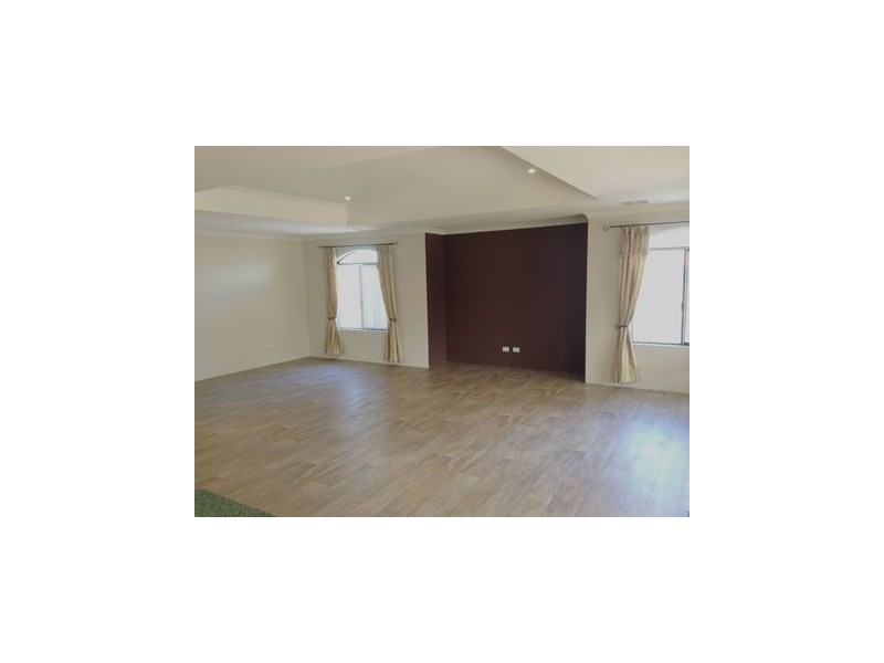 2 Trumpeter Parade, Yanchep WA 6035