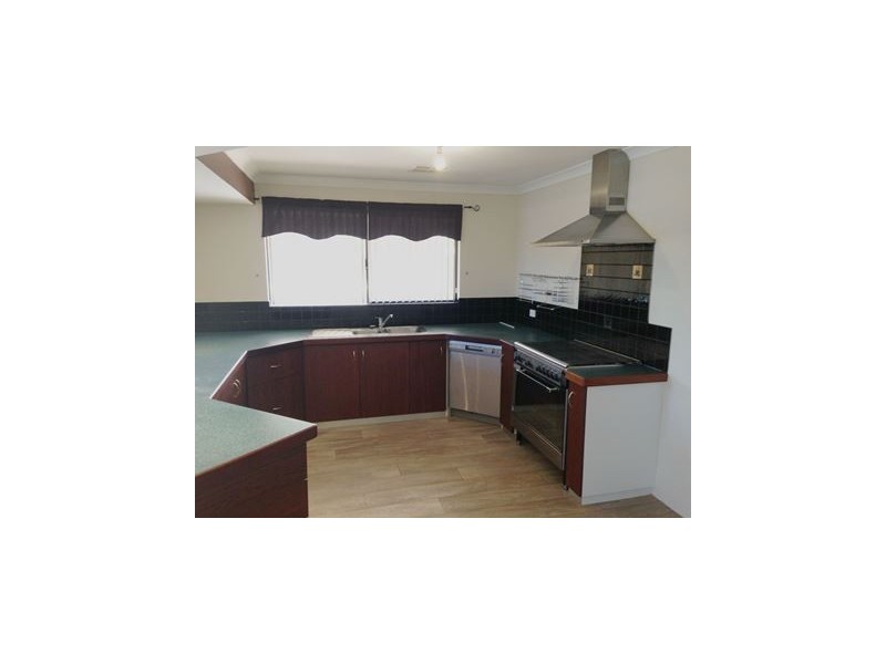 2 Trumpeter Parade, Yanchep WA 6035