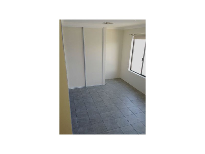 2 Trumpeter Parade, Yanchep WA 6035