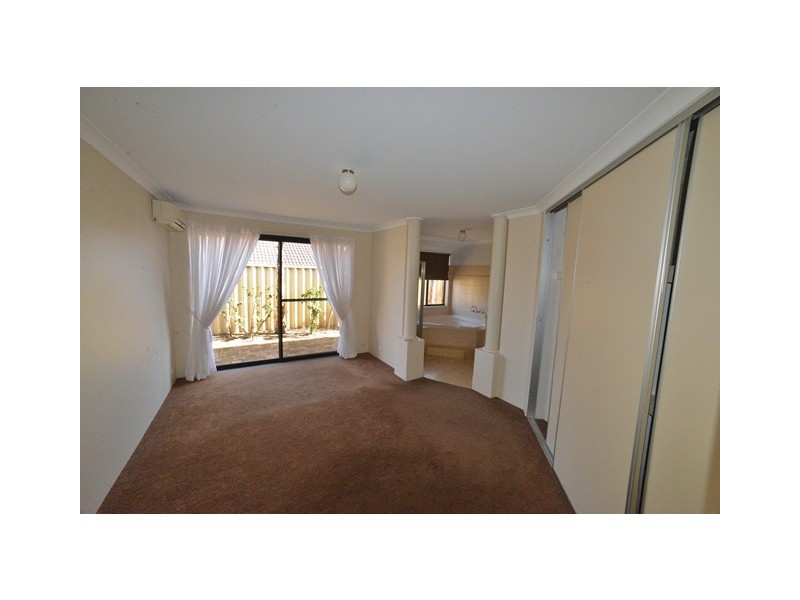 20 Bazille Crescent, Tapping WA 6065