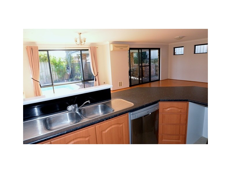 20 Bazille Crescent, Tapping WA 6065