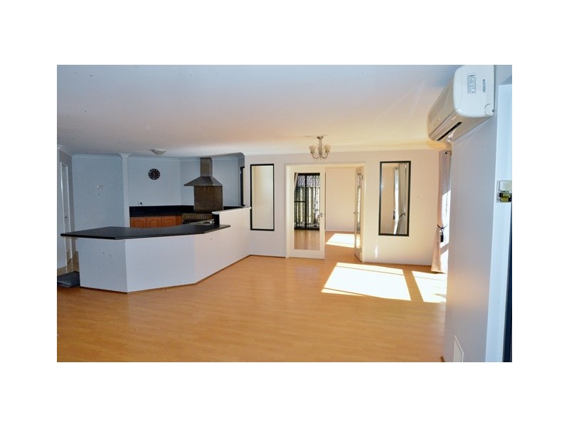20 Bazille Crescent, Tapping WA 6065