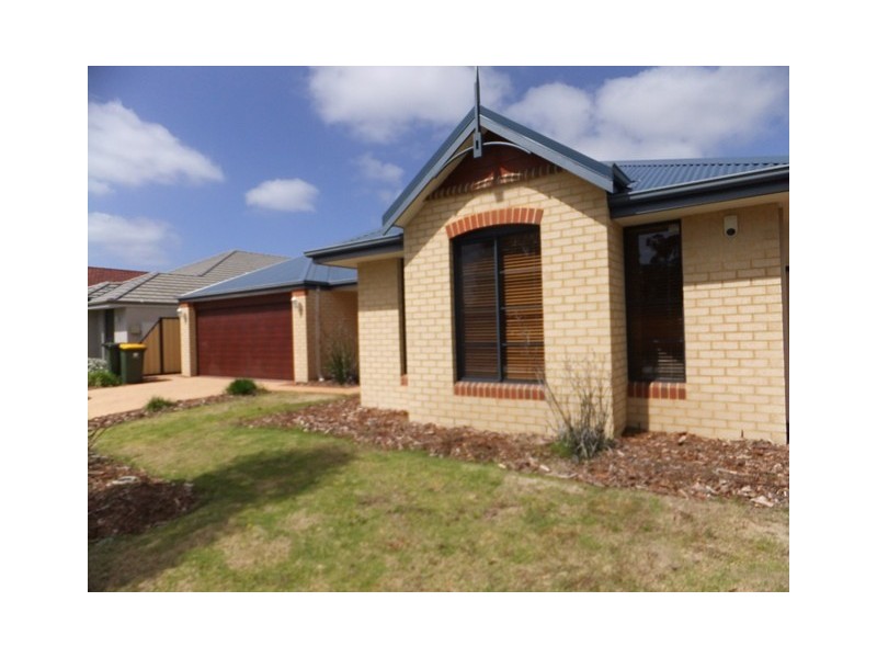14 Willeroo Chase, Carramar WA 6031