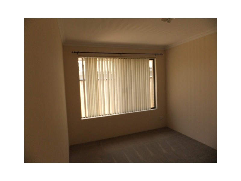 14 Willeroo Chase, Carramar WA 6031