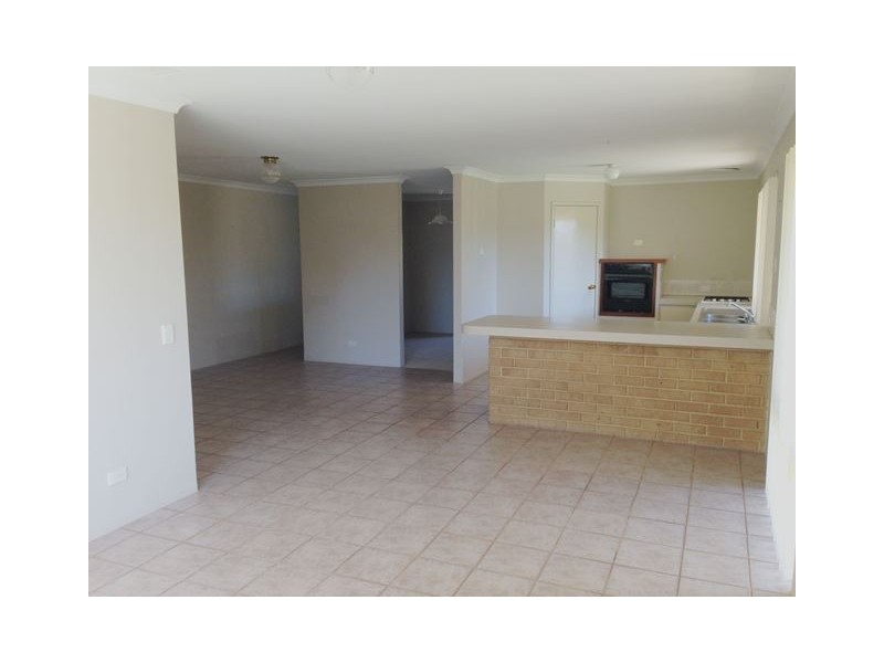 2 Mossdale Pass, Kinross WA 6028