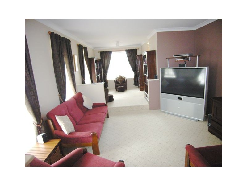 3 Radstock Cct, Ridgewood WA 6030