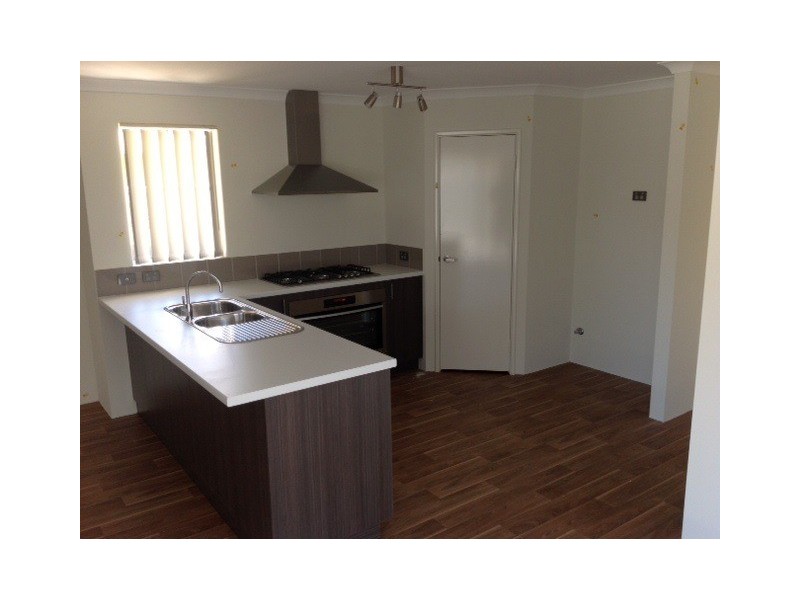 33 Sessilus Road, Banksia Grove WA 6031