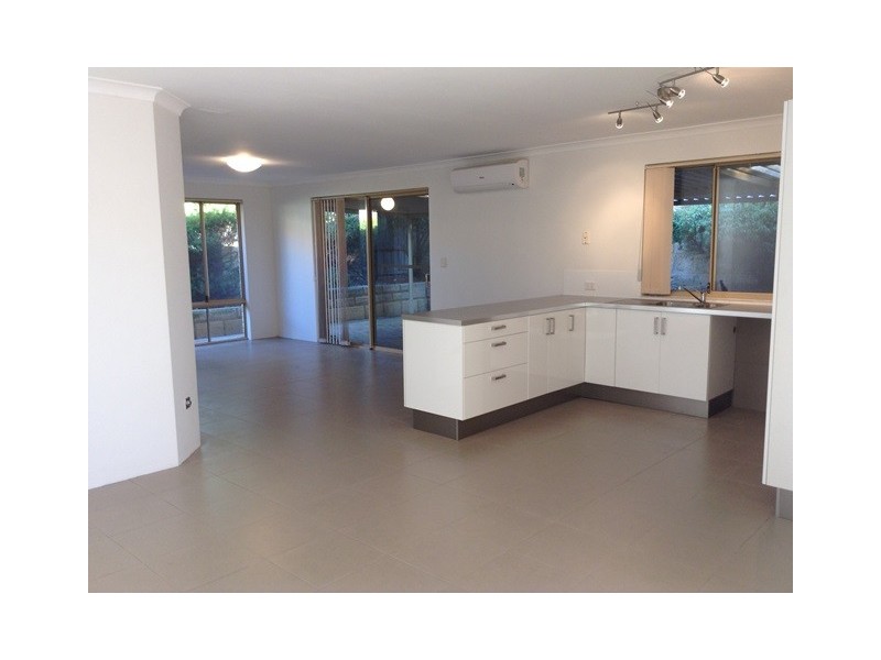 37 Kinbay Entrance, Mindarie WA 6030