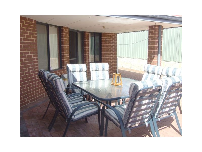 8 Hardwood Turn, Merriwa WA 6030