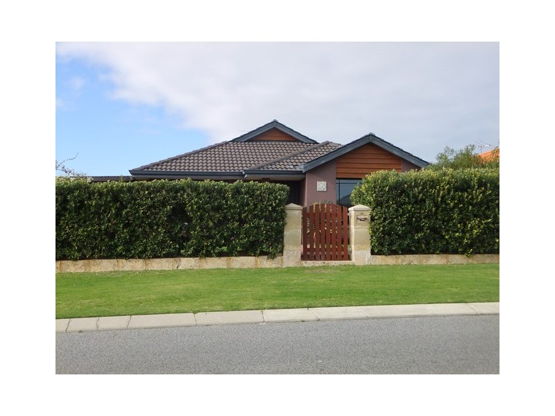14 Mulgrave Loop, Mindarie WA 6030
