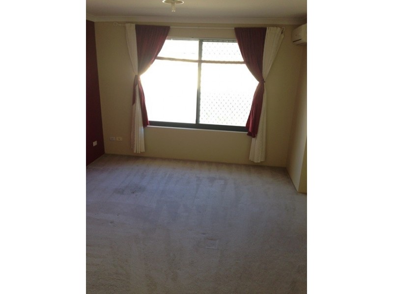 135 Lagoon Drive, Yanchep WA 6035