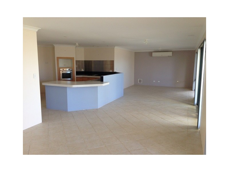 135 Lagoon Drive, Yanchep WA 6035