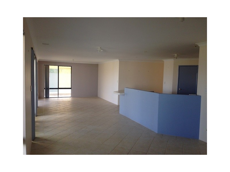 135 Lagoon Drive, Yanchep WA 6035