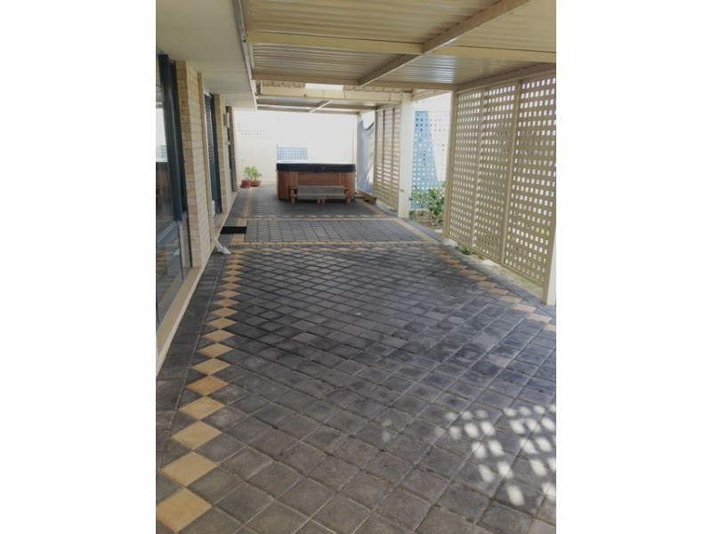 135 Lagoon Drive, Yanchep WA 6035