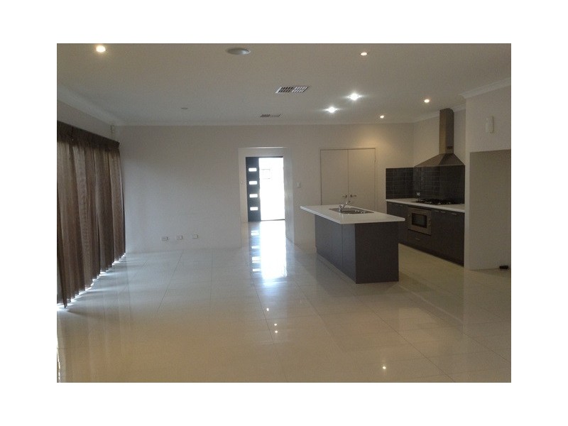4 Saxicola Road, Banksia Grove WA 6031