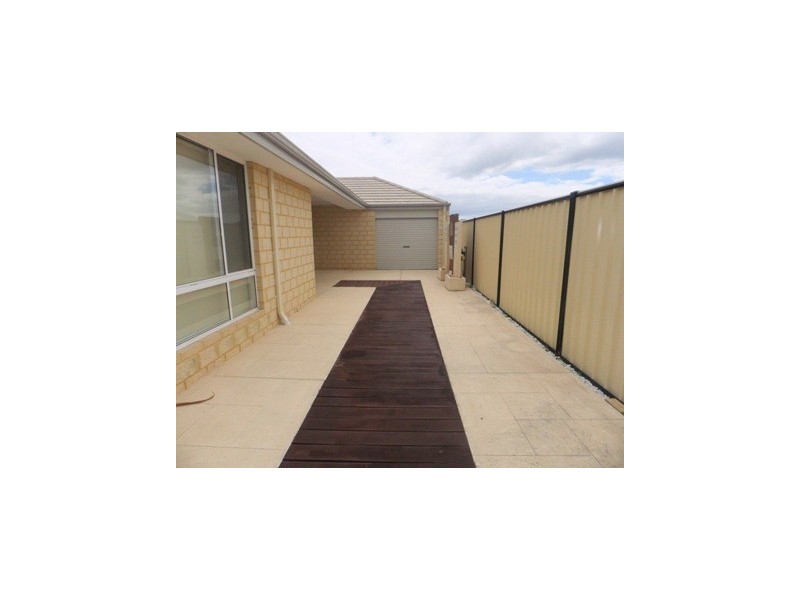 3 Elmhurst Drive, Clarkson WA 6030