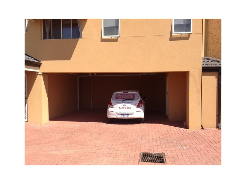 21/2 Plaistow Street, Joondalup WA 6027