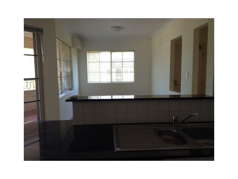 21/2 Plaistow Street, Joondalup WA 6027