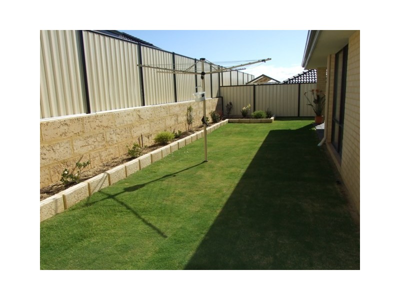 8  Hacienda Drive, Clarkson WA 6030