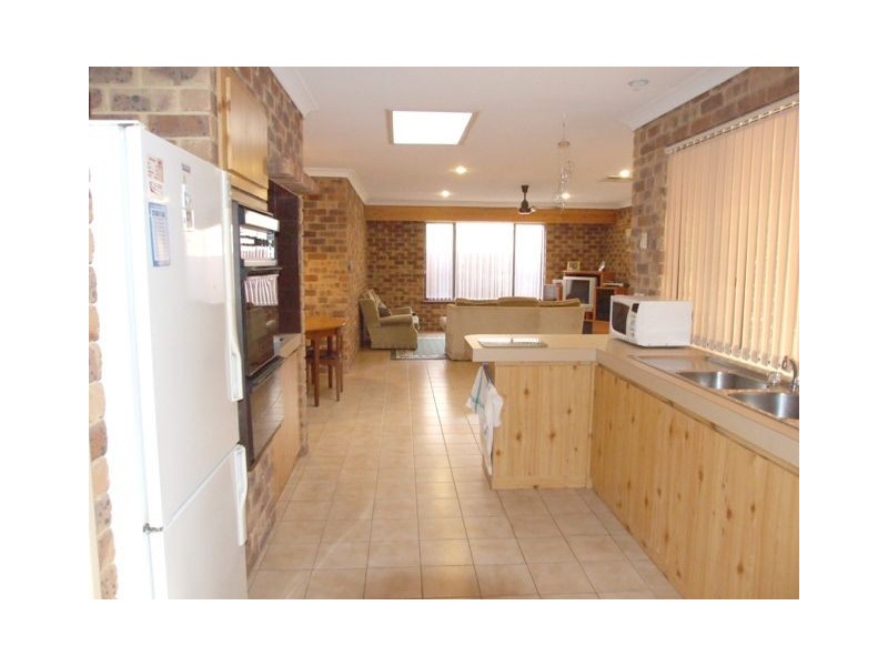 30 Nautilus Way, Kallaroo WA 6025